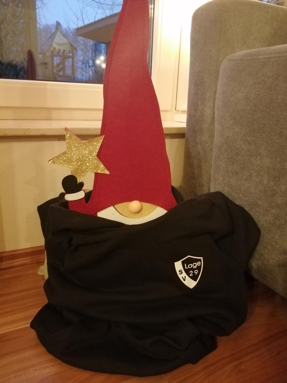 Jugendabteilung erhält Weihnachtsgeschenk